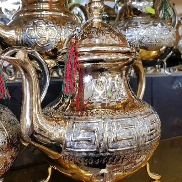 Teapot made from Morocco with cups and Tray - Picture 5 of 11